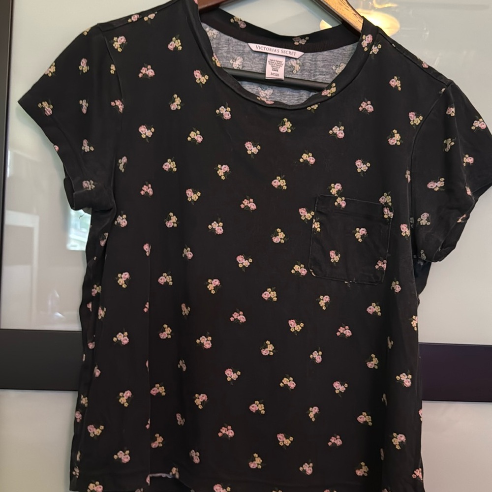 Victoria’s Secret Tee shirt